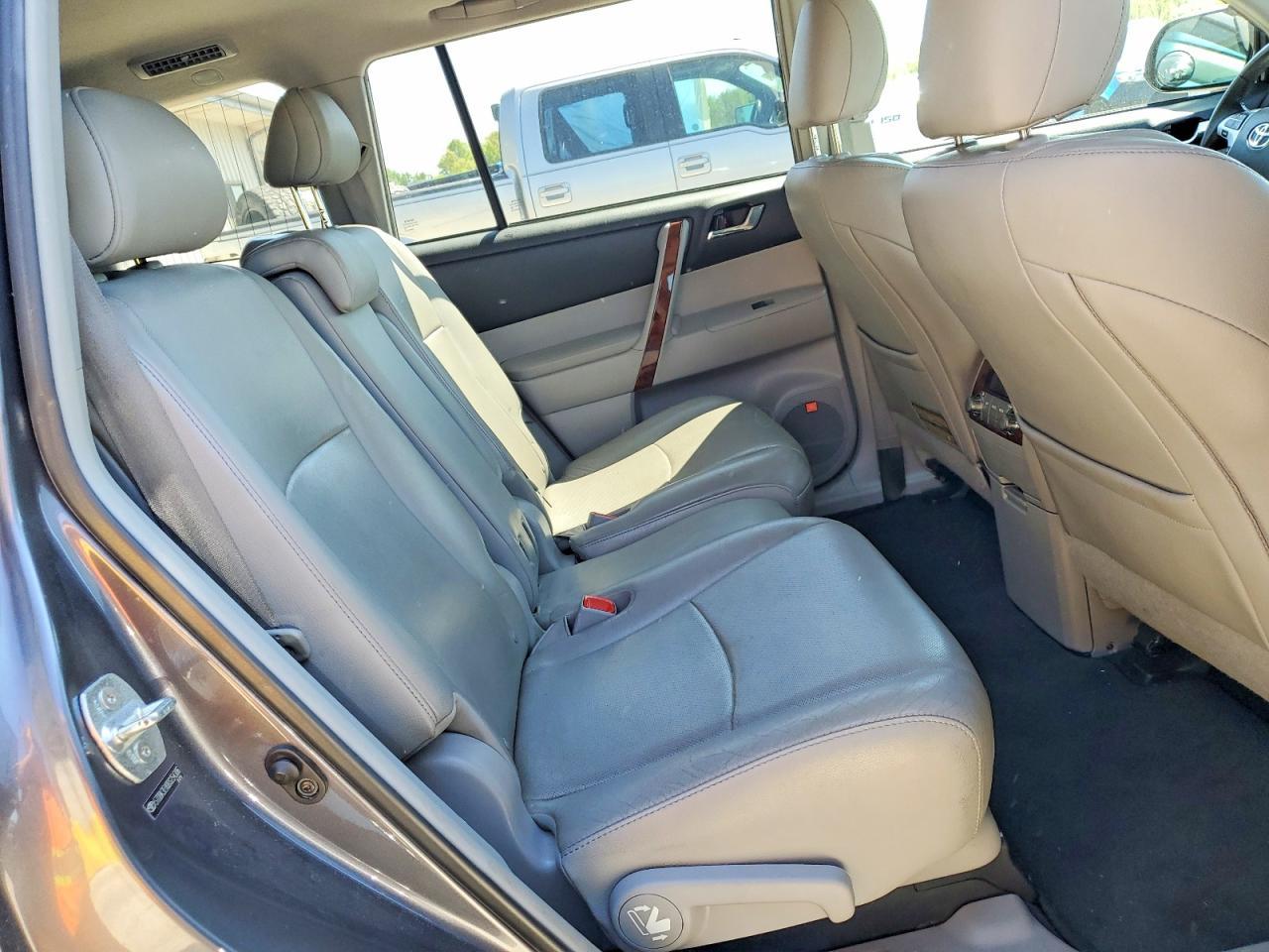 2013 Toyota Highlander Limited - zdjęcie 10