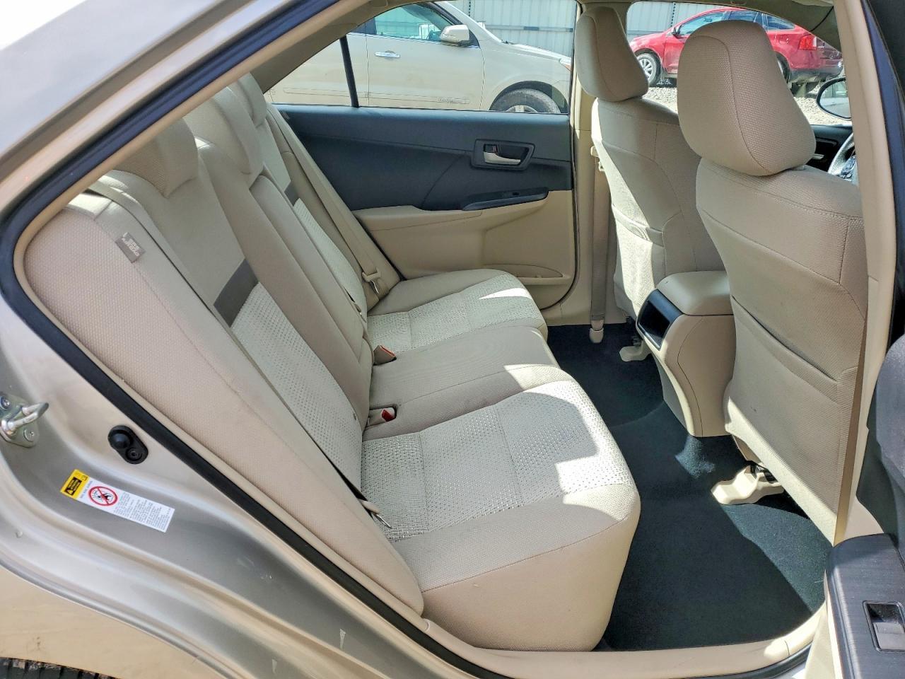 2014 Toyota Camry Le - zdjęcie 10