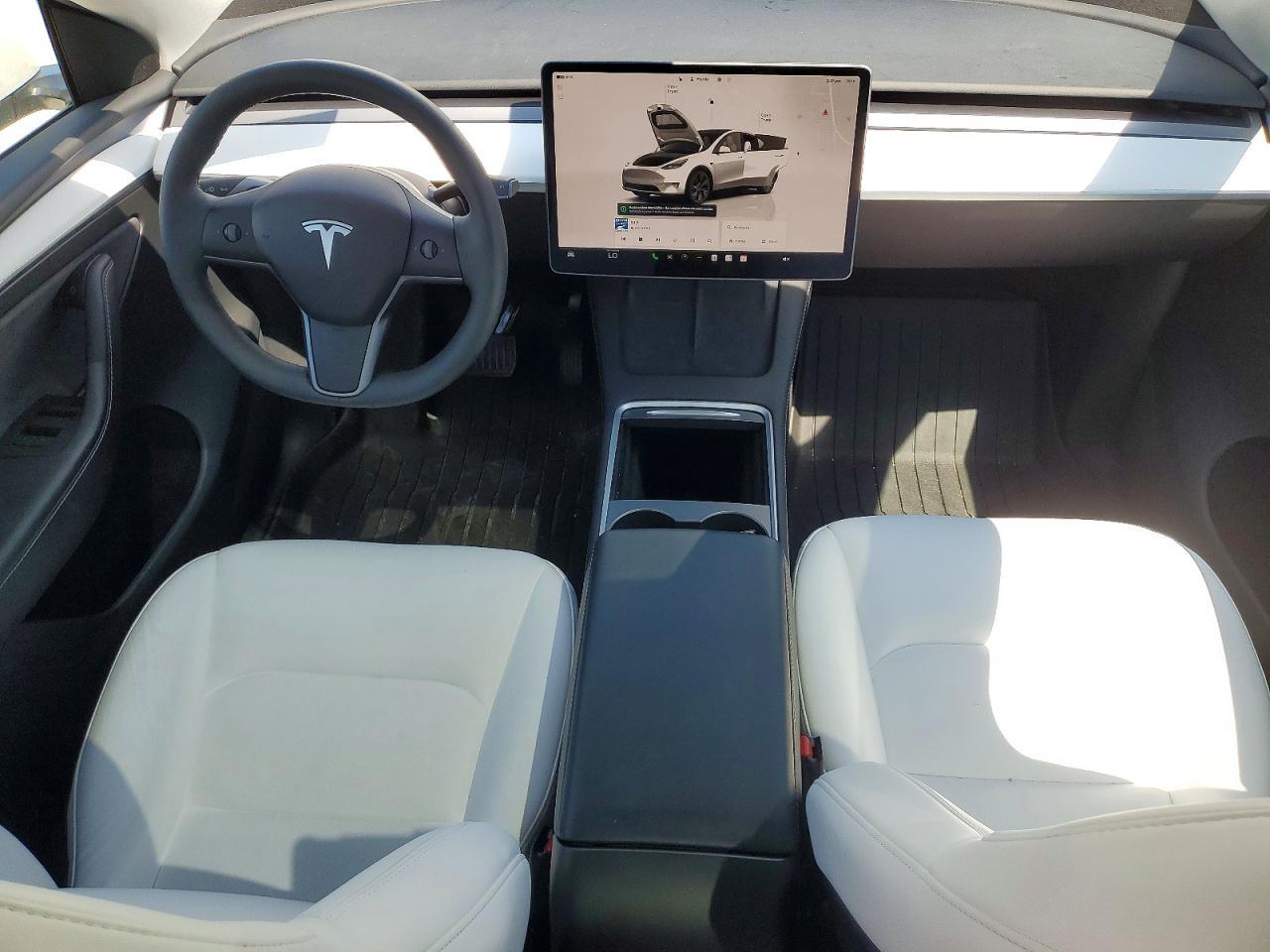 2024 Tesla Model Y - zdjęcie 8