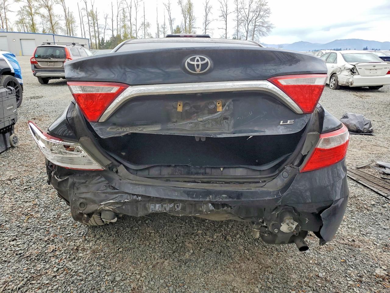 2017 Toyota Camry Le - zdjęcie 6