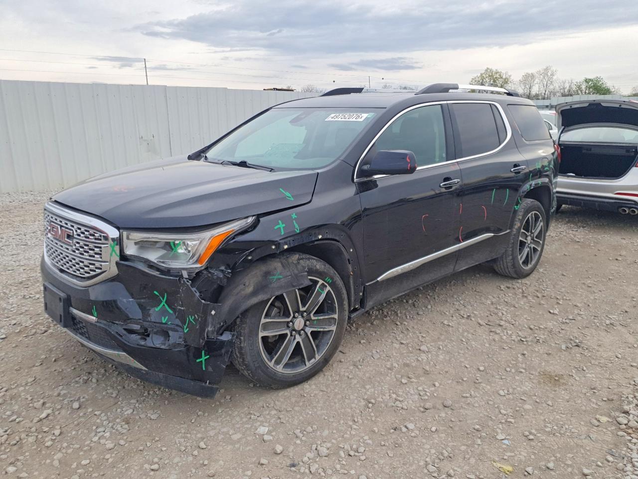 2017 GMC Acadia Denali - zdjęcie główne