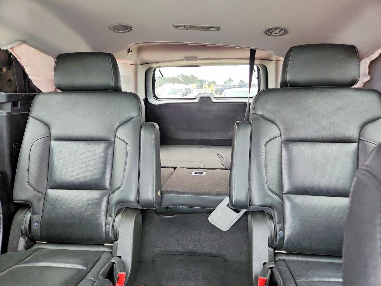 2020 Chevrolet Suburban C1500 Premier - zdjęcie 10