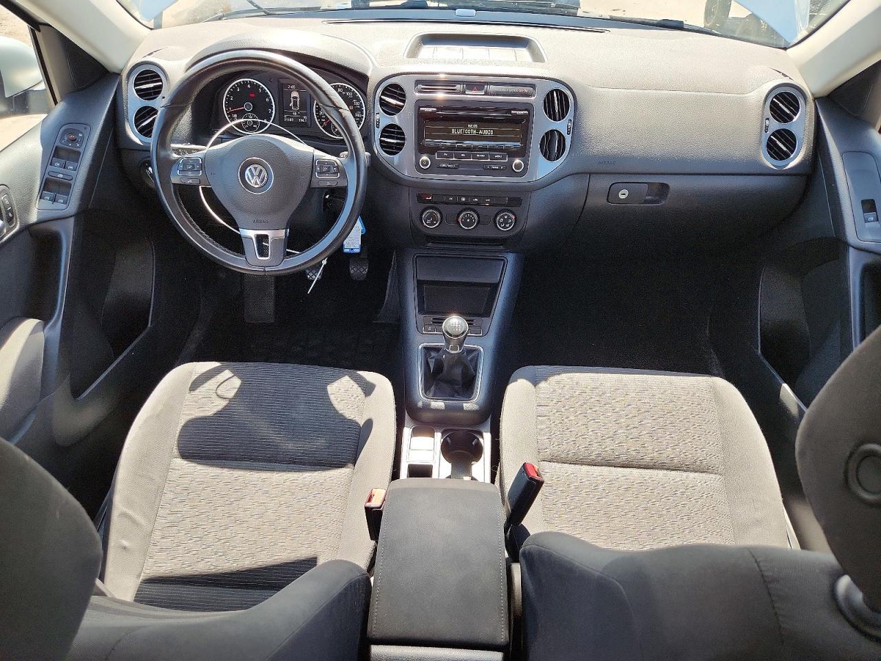 2014 Volkswagen Tiguan S - zdjęcie 8