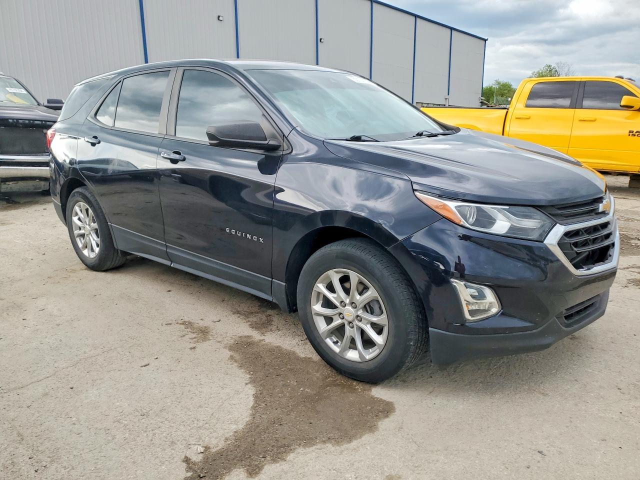 2021 Chevrolet Equinox Ls - zdjęcie 4