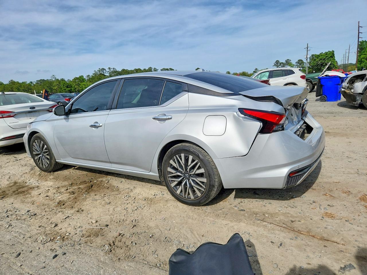 2023 Nissan Altima Sv - zdjęcie 2