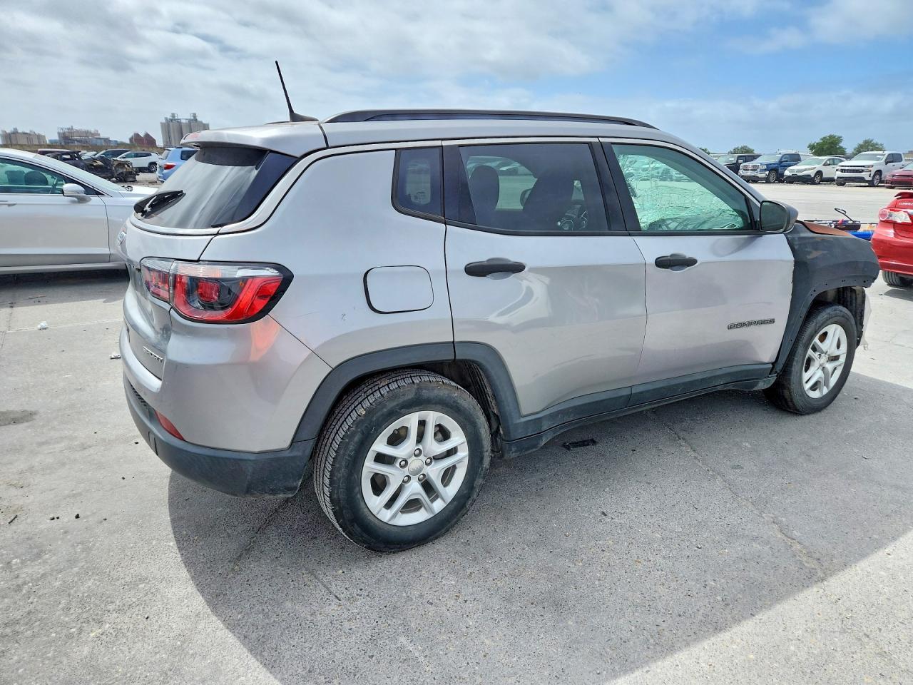 2020 Jeep Compass Sport - zdjęcie 3