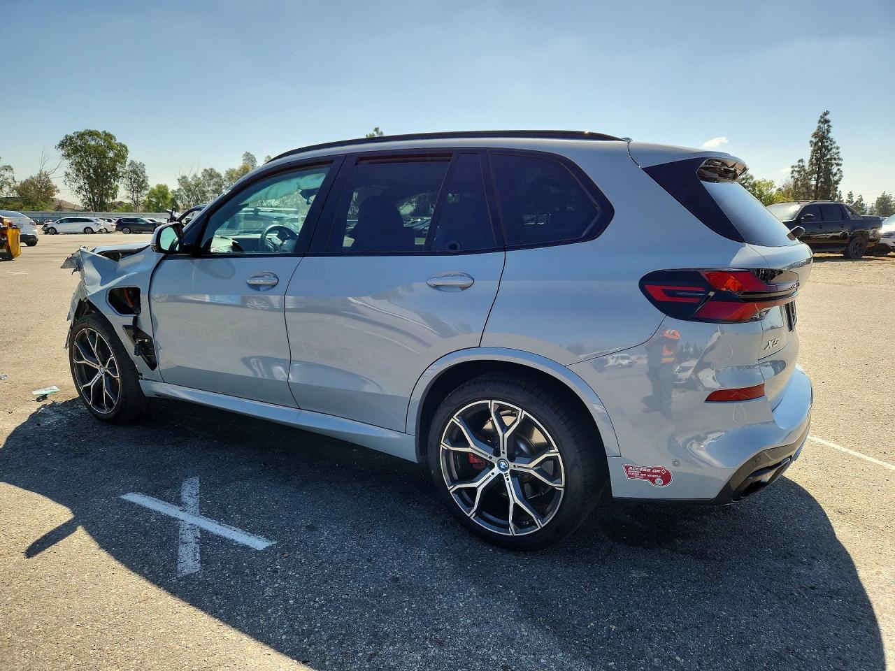 2024 BMW X5 xDrive50E - zdjęcie 2