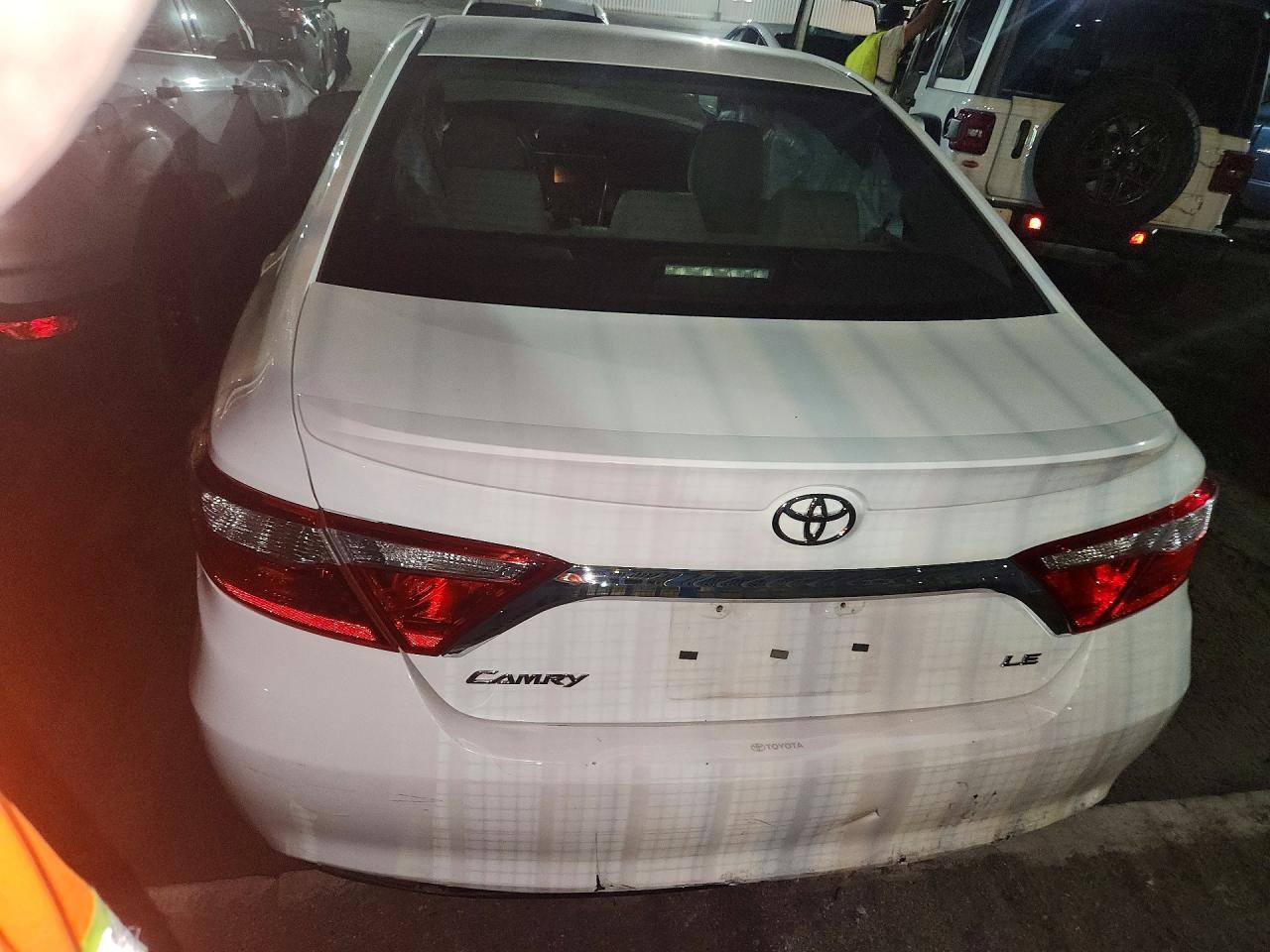 2016 Toyota Camry Le - zdjęcie 6