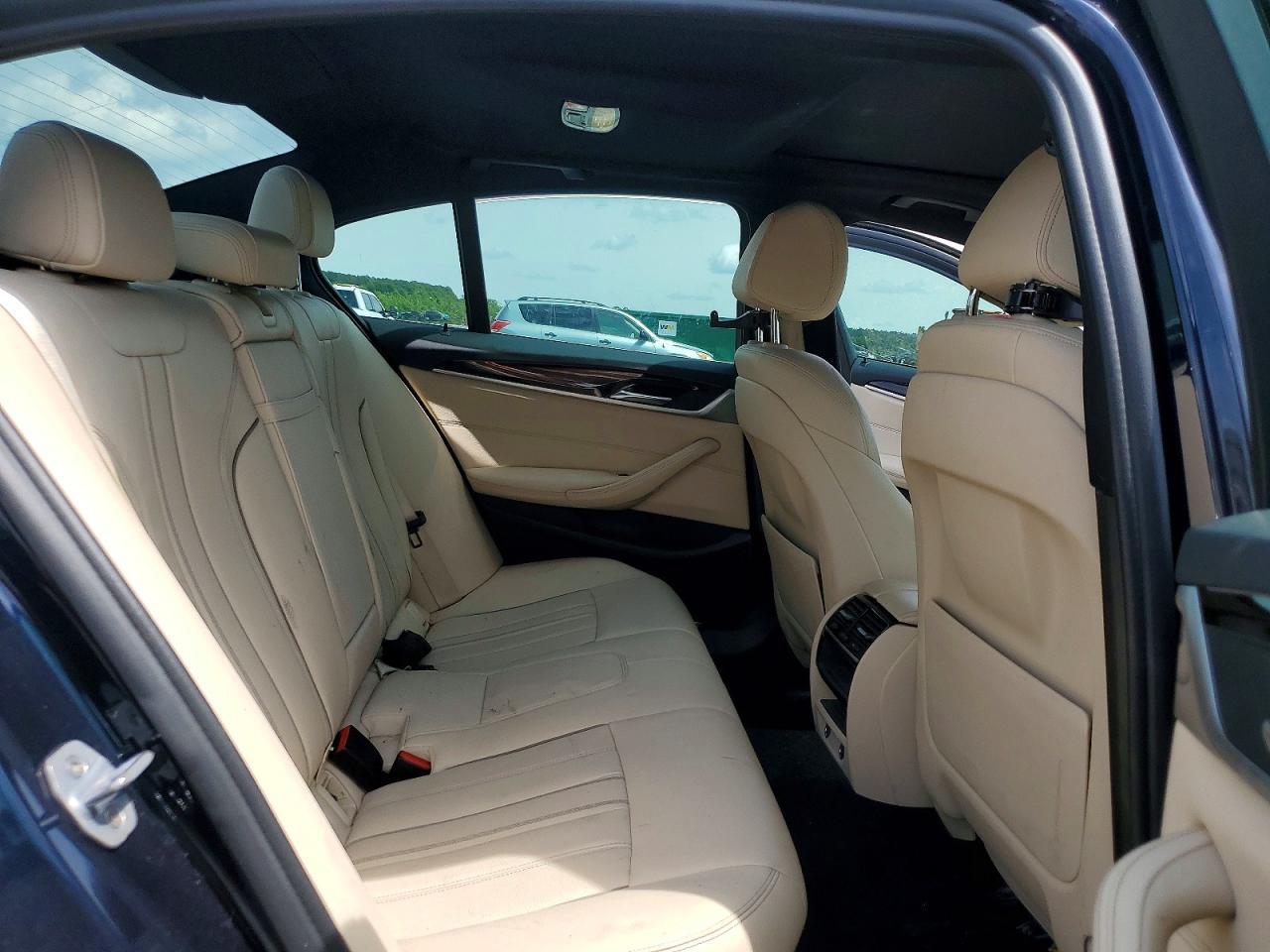 2019 BMW 530 I - zdjęcie 10