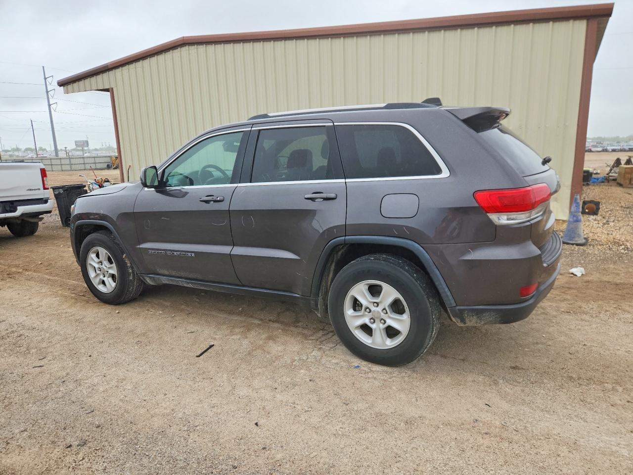 2017 Jeep Grand Cherokee Laredo - zdjęcie 2