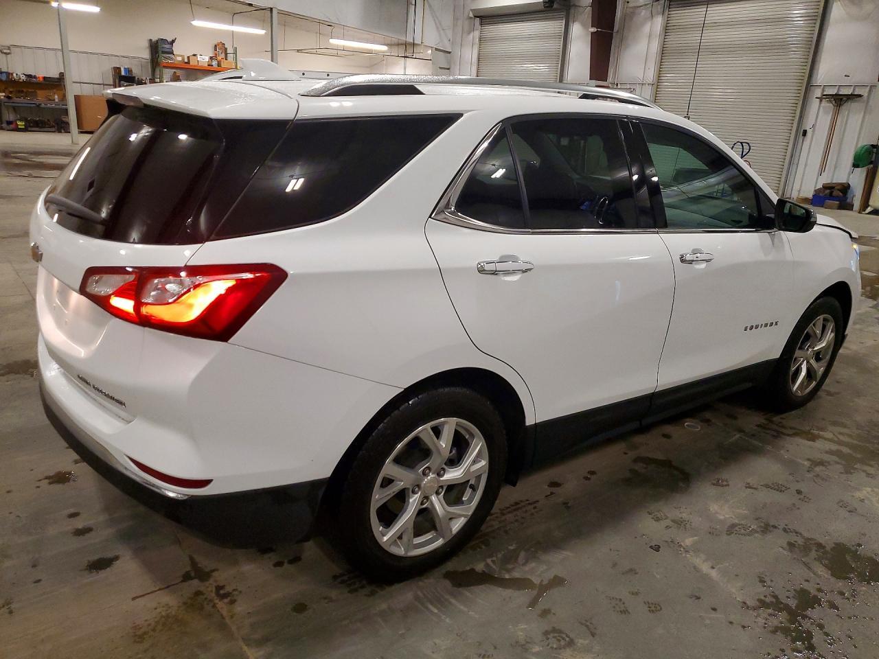 2021 Chevrolet Equinox Premier - zdjęcie 3