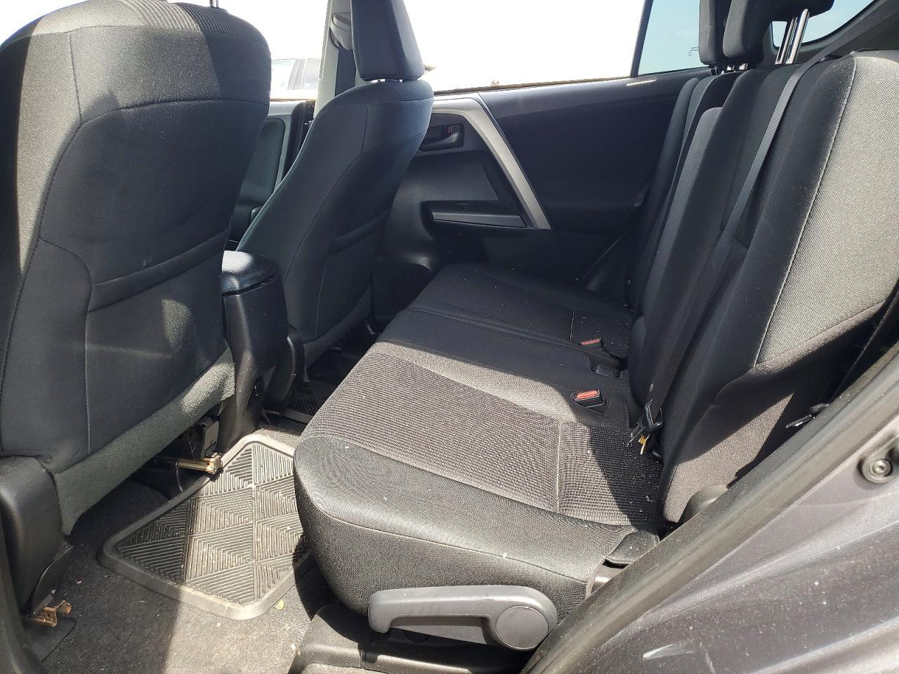 2016 Toyota Rav4 Le - zdjęcie 11