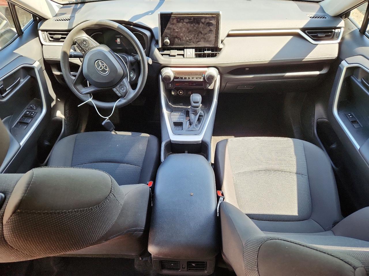 2025 Toyota Rav4 Le - zdjęcie 8