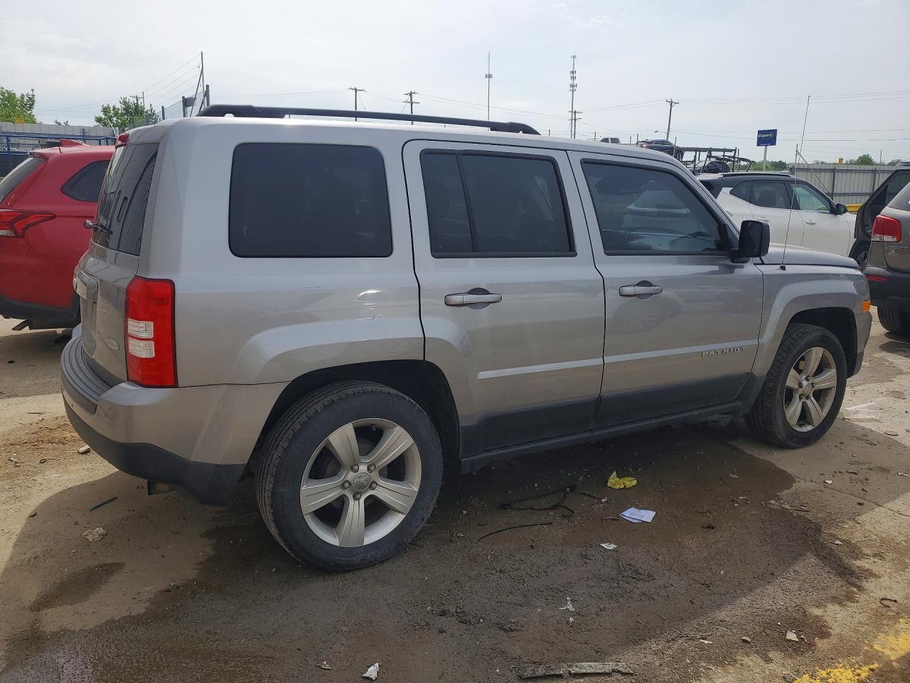 2016 Jeep Patriot Latitude - zdjęcie 3