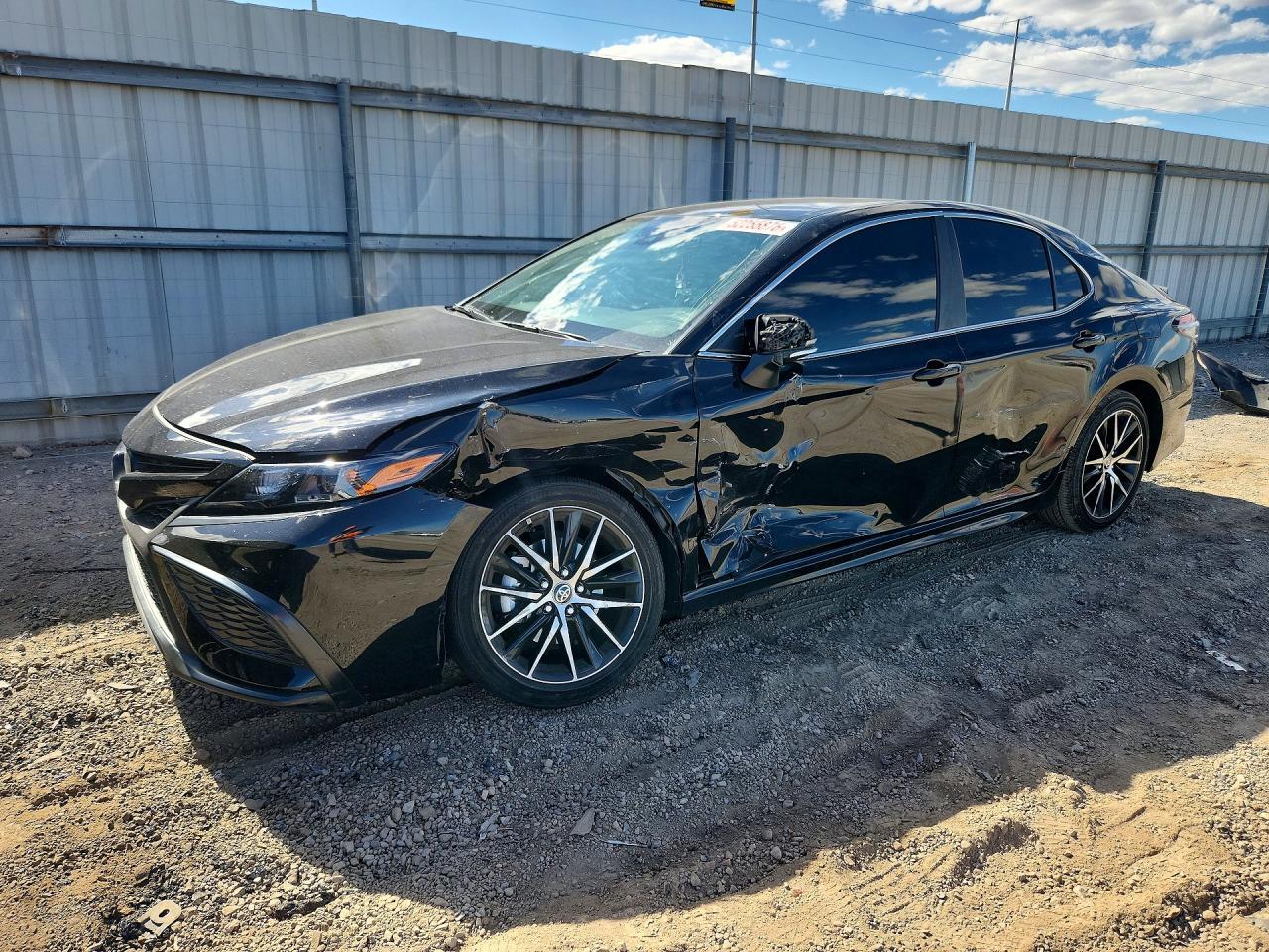 2024 Toyota Camry Se - zdjęcie główne