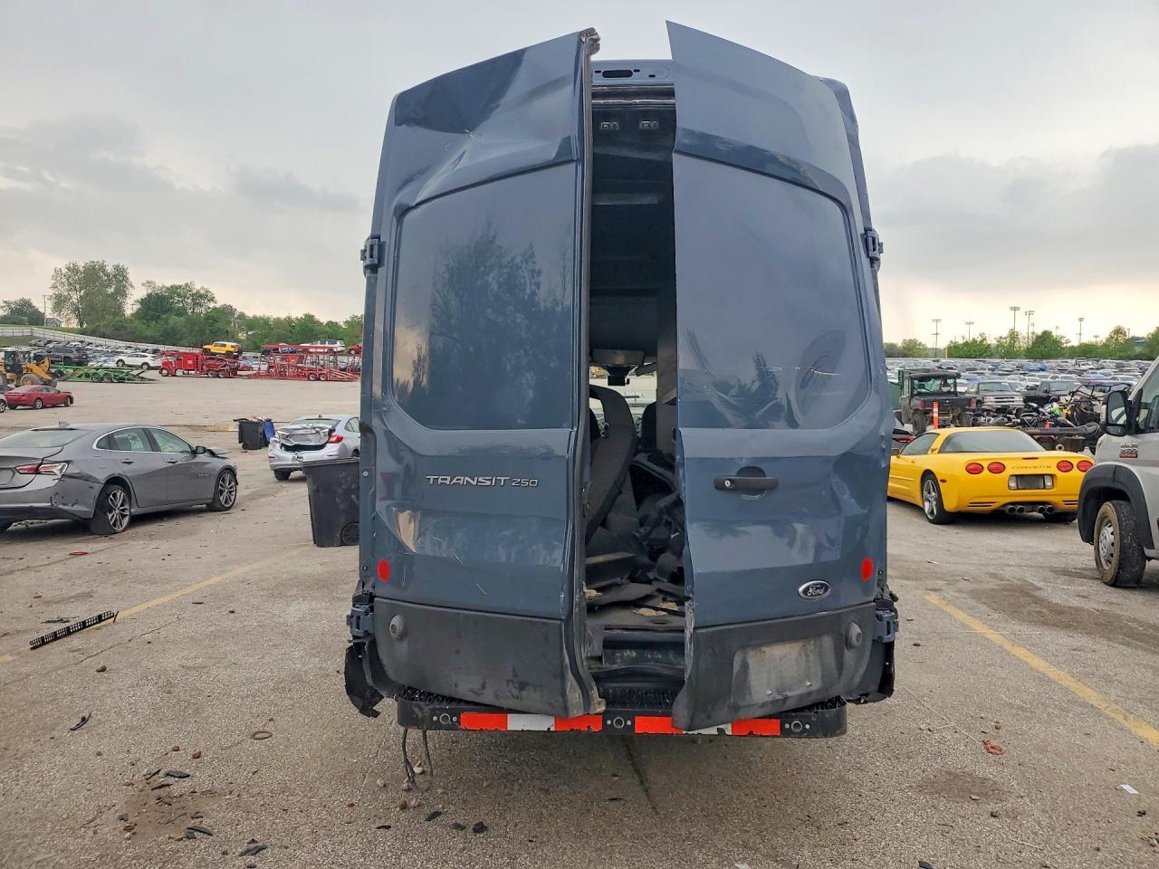 2019 Ford Transit T-250 - zdjęcie 6