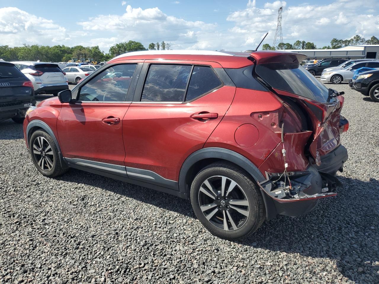 2020 Nissan Kicks Sr - zdjęcie 2