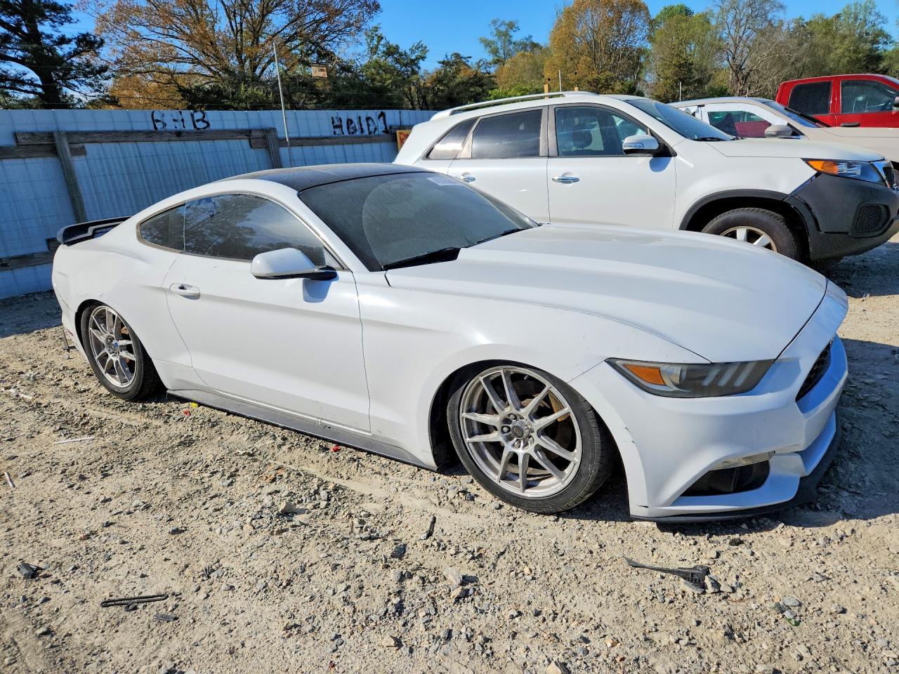 2015 Ford Mustang - zdjęcie 4