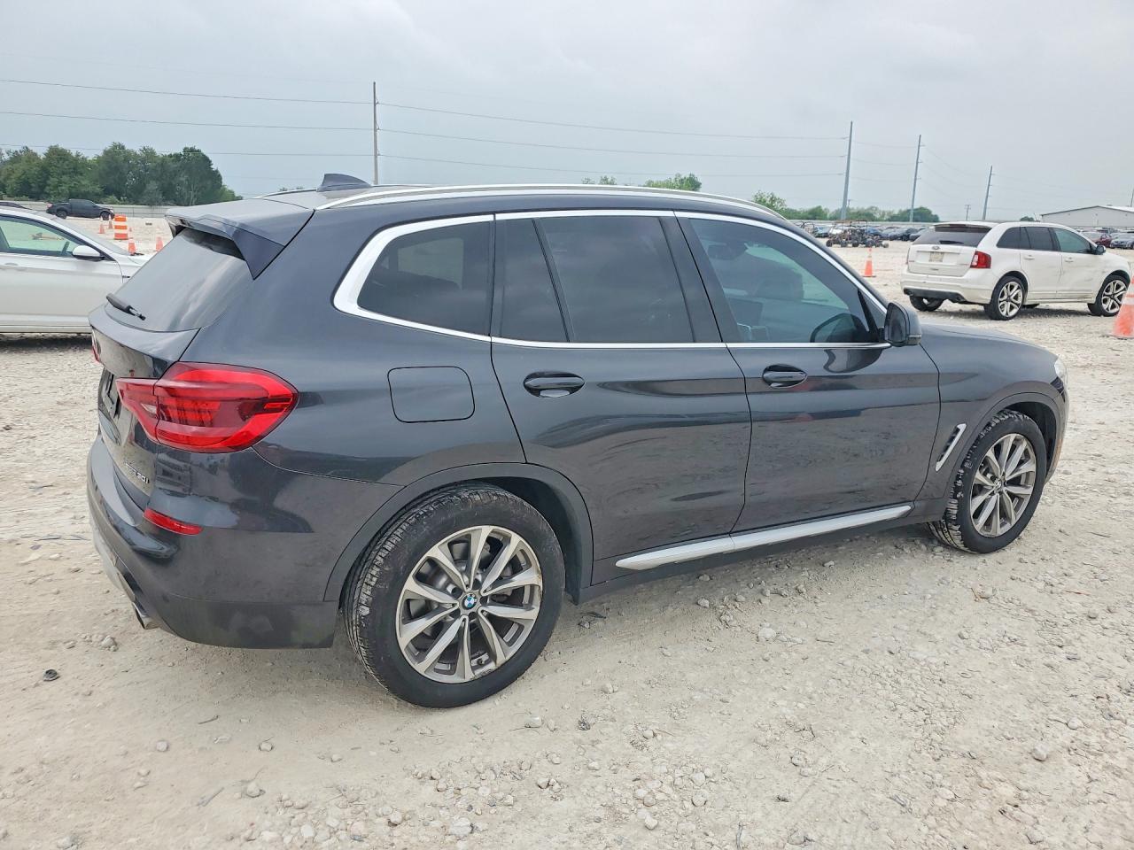 2019 BMW X3 Sdrive30I - zdjęcie 3
