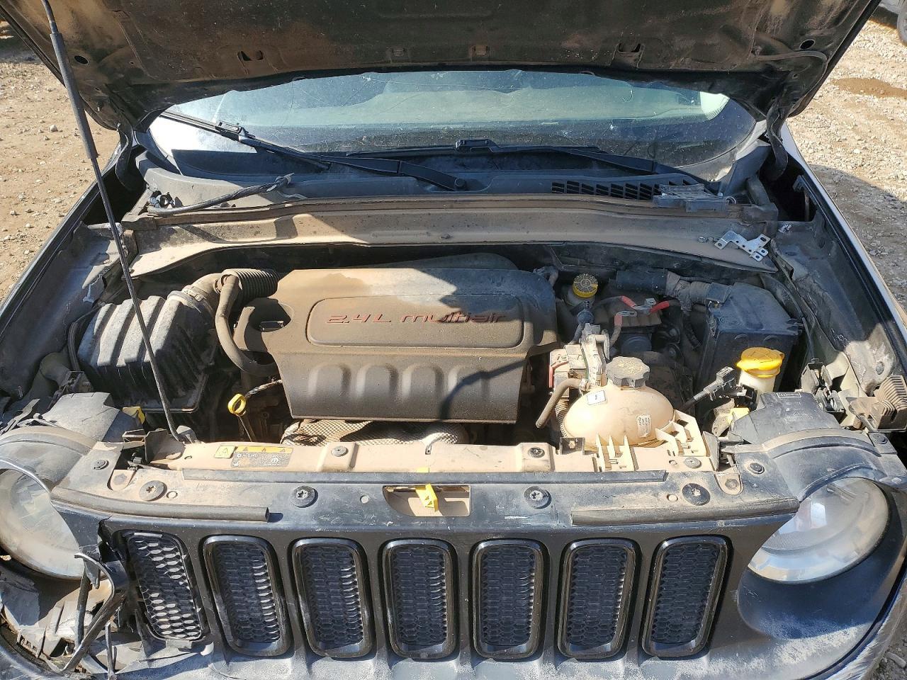 2017 Jeep Renegade Latitude - zdjęcie 12
