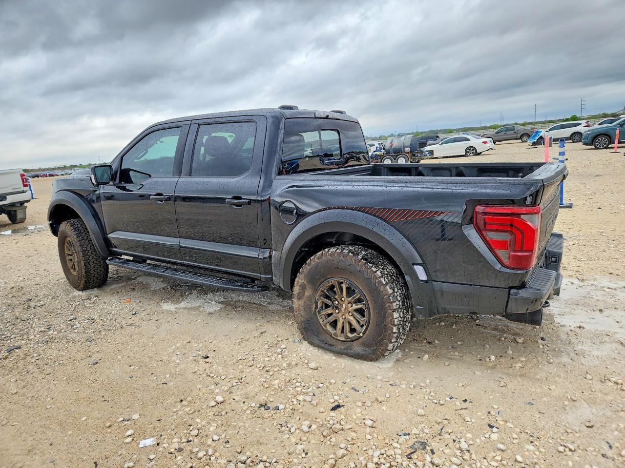 2026 Ford F150 Raptor - zdjęcie 2