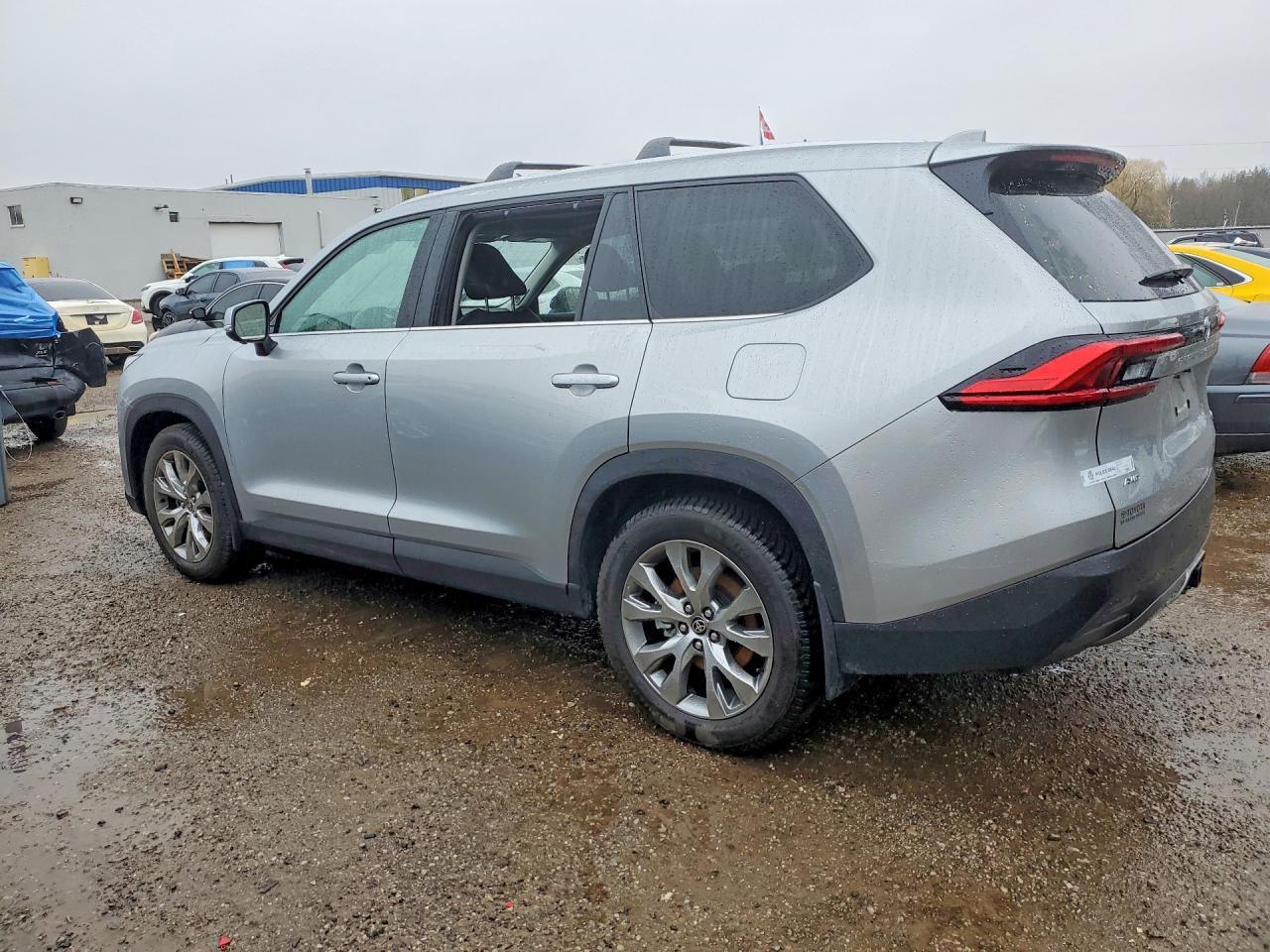 2024 Toyota Grand Highlander Limited - zdjęcie 2