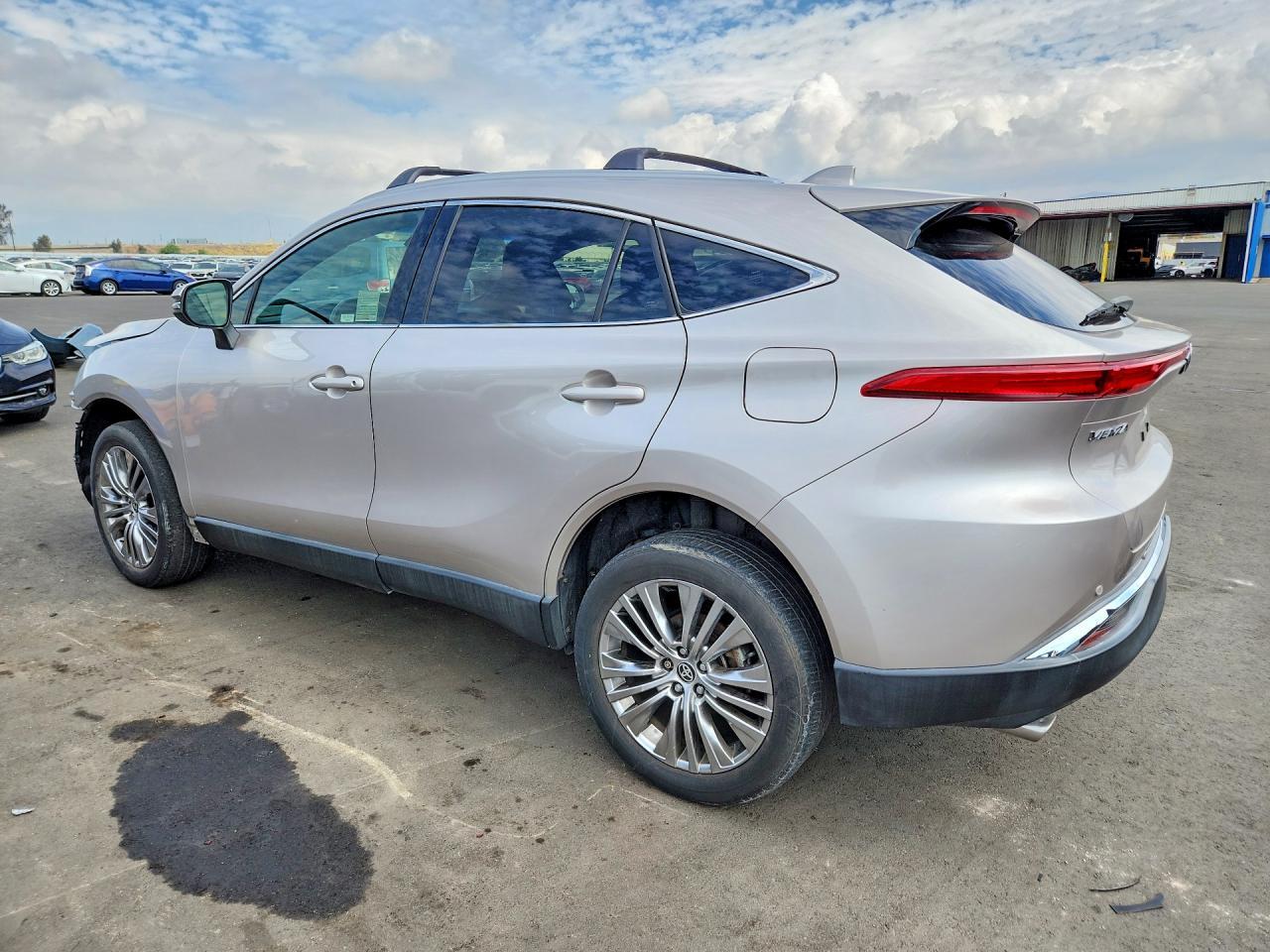 2021 Toyota Venza - zdjęcie 2