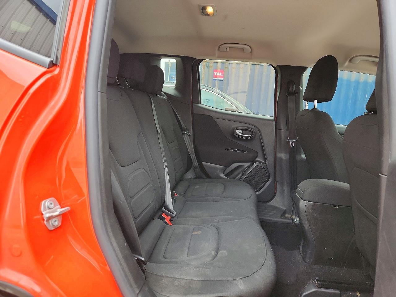 2019 Jeep Renegade Latitude - zdjęcie 11