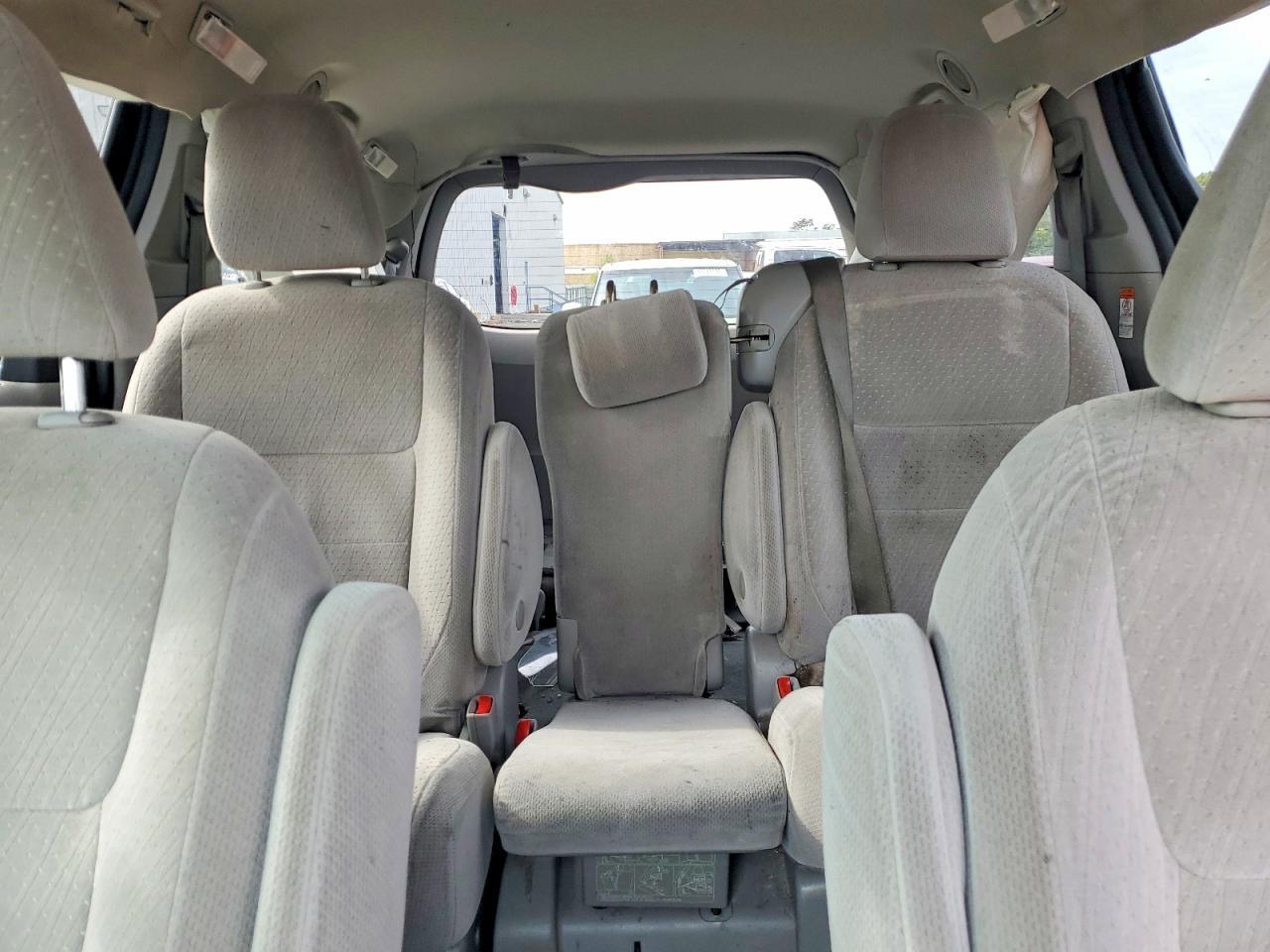 2020 Toyota Sienna Le 8-Passenger - zdjęcie 10