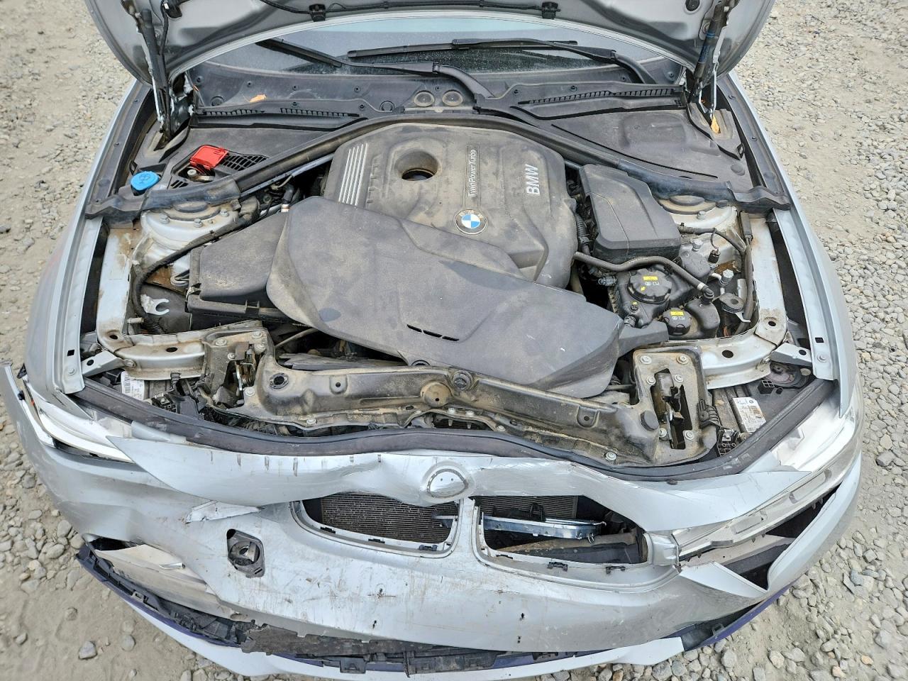 2018 BMW 330 Xi - zdjęcie 11