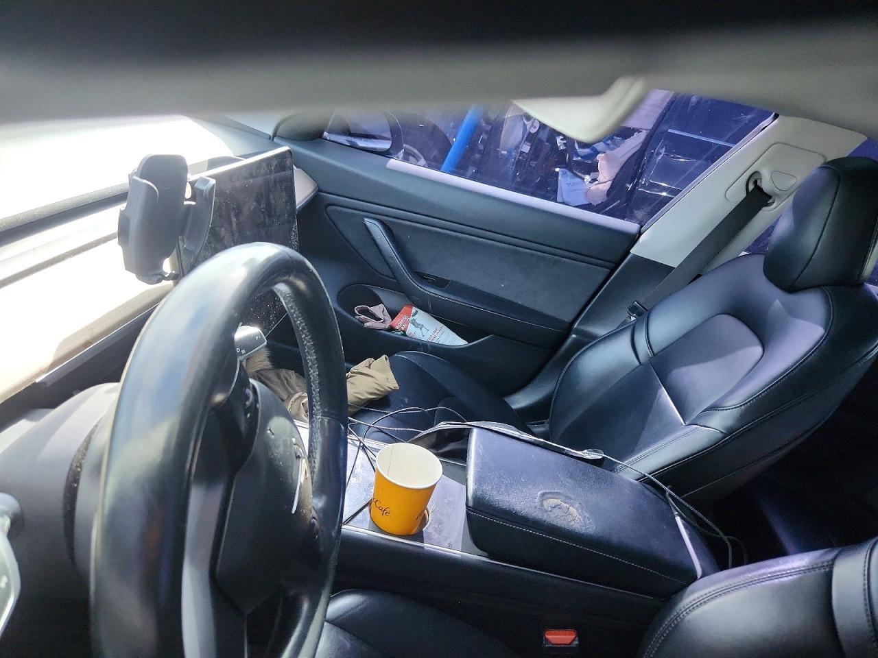 2018 Tesla Model 3 - zdjęcie 9