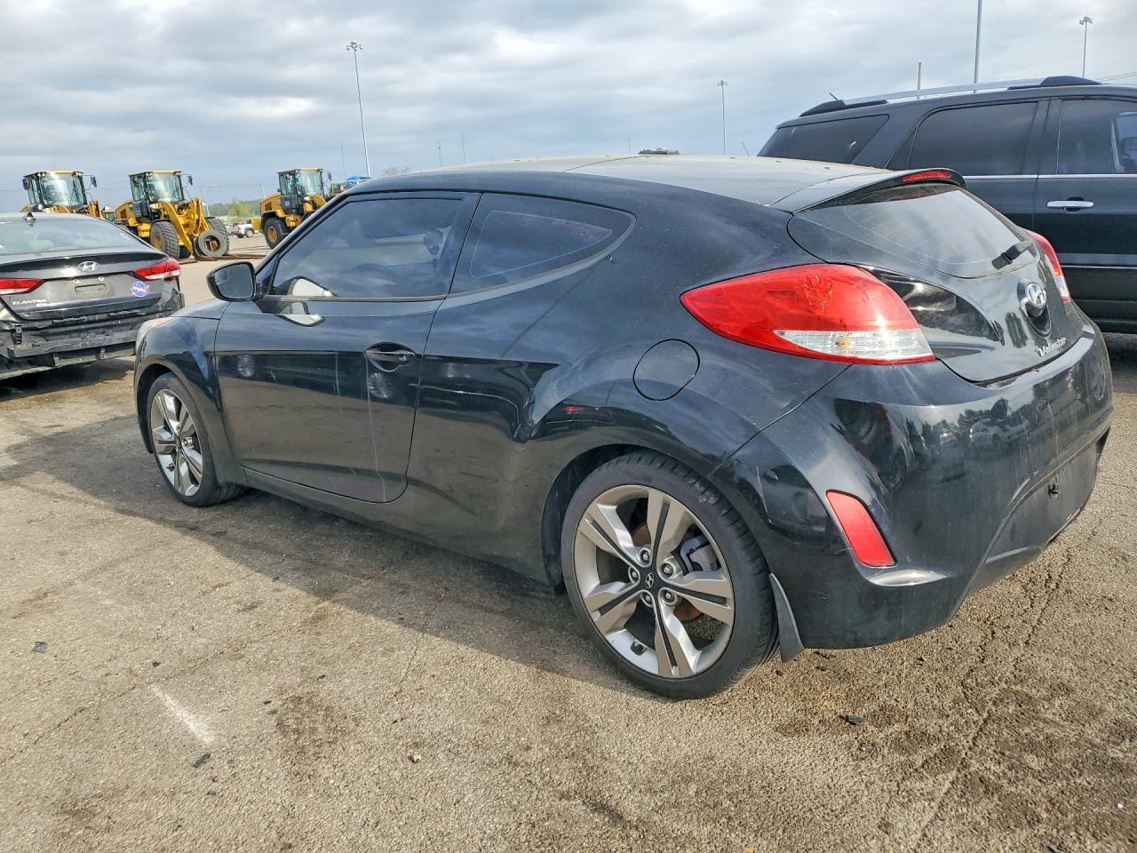 2016 Hyundai Veloster Base - zdjęcie 2