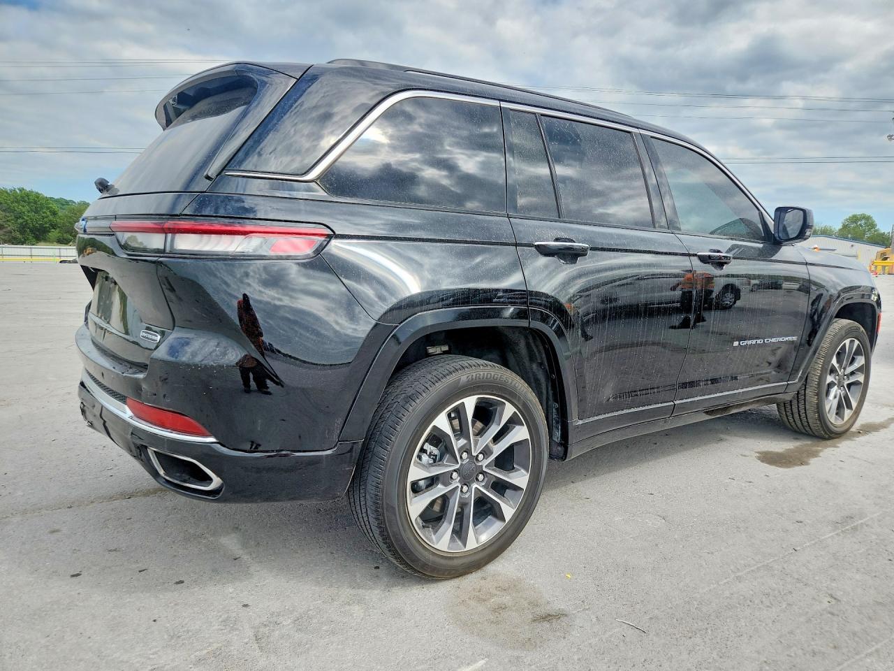 2022 Jeep Grand Cherokee Overland 4Xe - zdjęcie 3