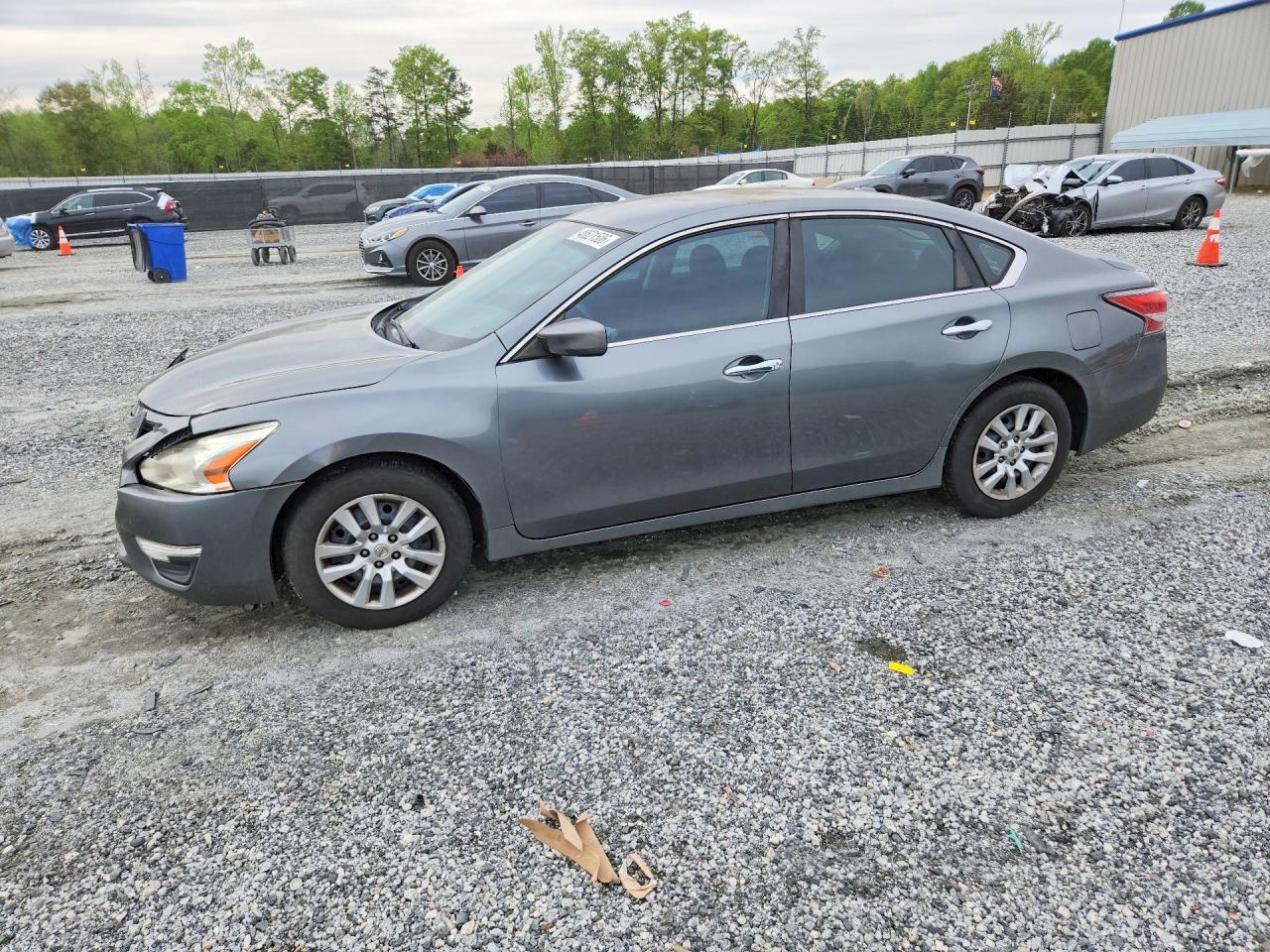 2014 Nissan Altima 2.5 S - zdjęcie główne