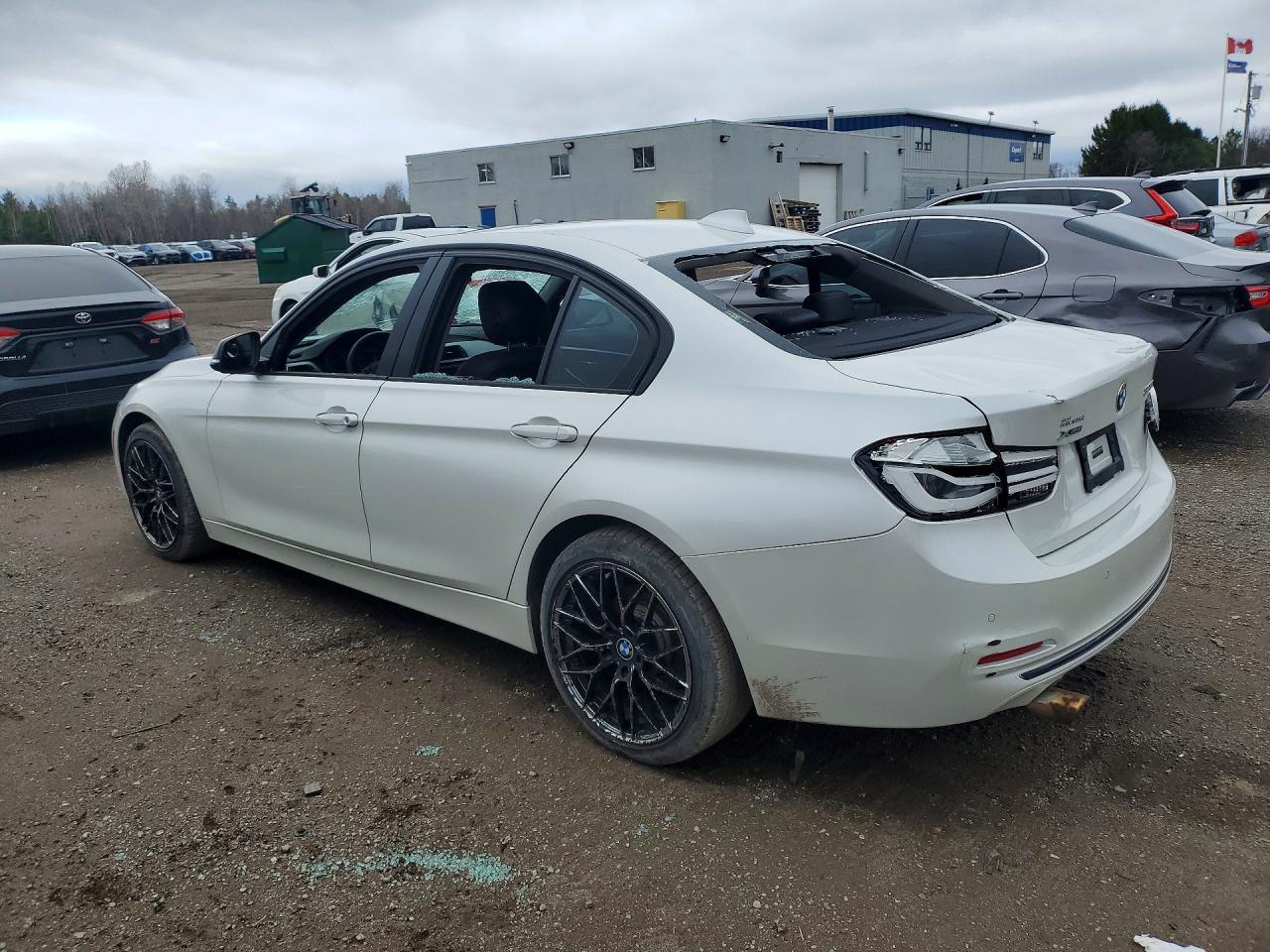 2016 BMW 320I xDrive 4Dr Awd - zdjęcie 2