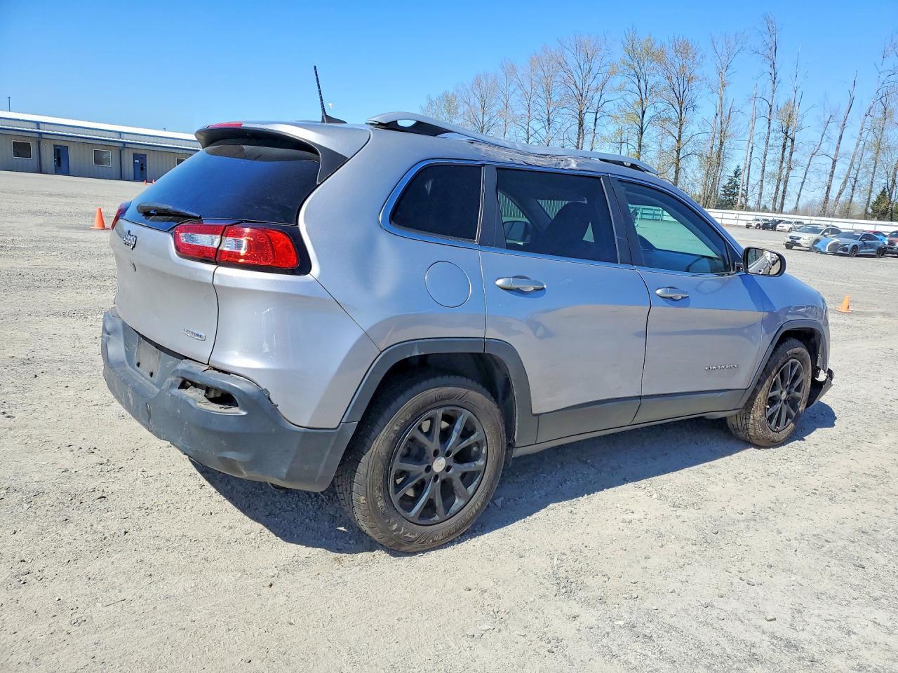 2018 Jeep Cherokee Latitude - zdjęcie 3