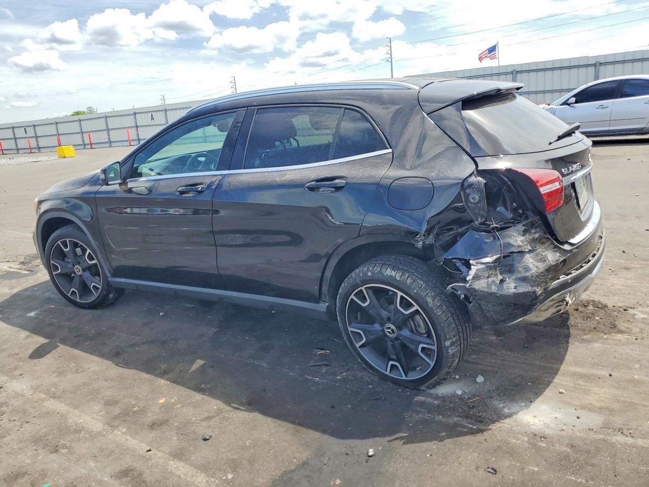 2019 Mercedes-Benz Gla 250 - zdjęcie 2
