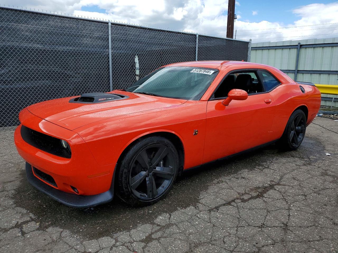 2016 Dodge Challenger R - zdjęcie główne