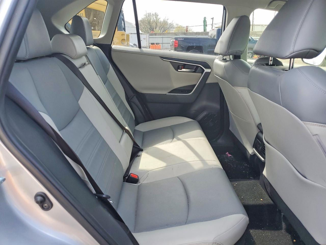2020 Toyota Rav4 Hybrid Limited - zdjęcie 11