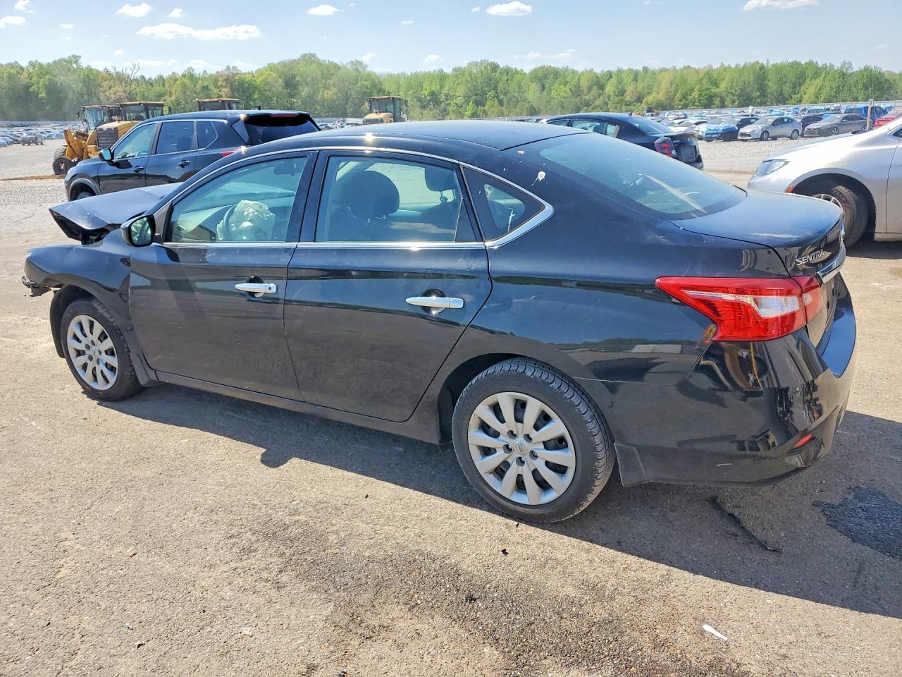 2019 Nissan Sentra S - zdjęcie 2