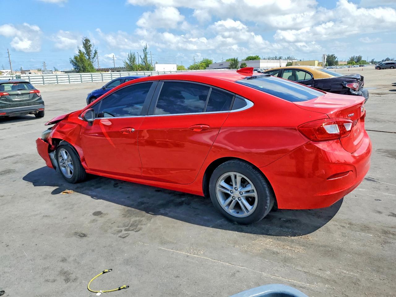 2017 Chevrolet Cruze Lt - zdjęcie 2
