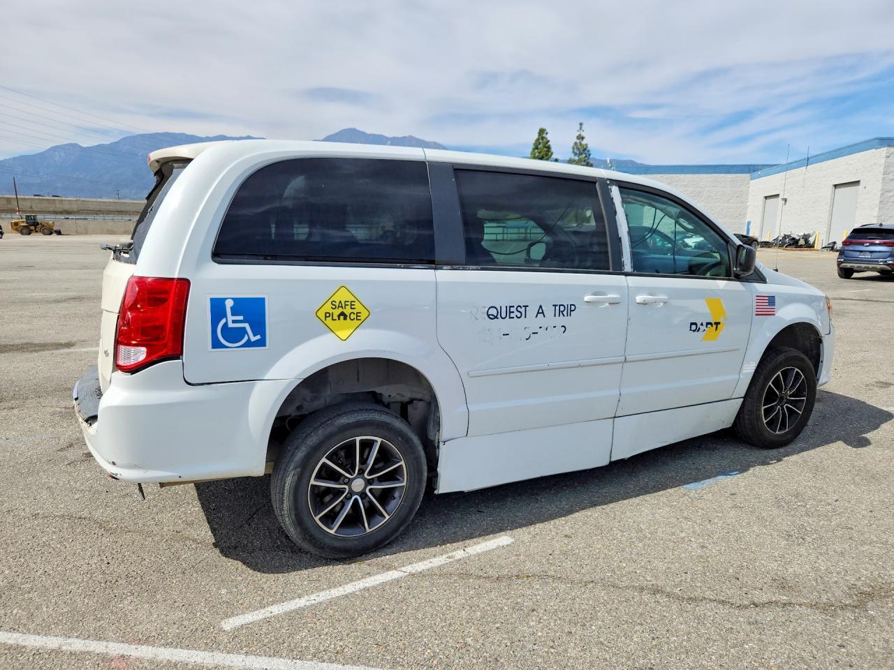 2017 Dodge Grand Caravan - zdjęcie 3