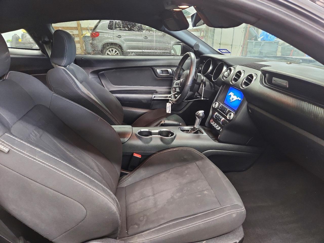 2021 Ford Mustang - zdjęcie 10