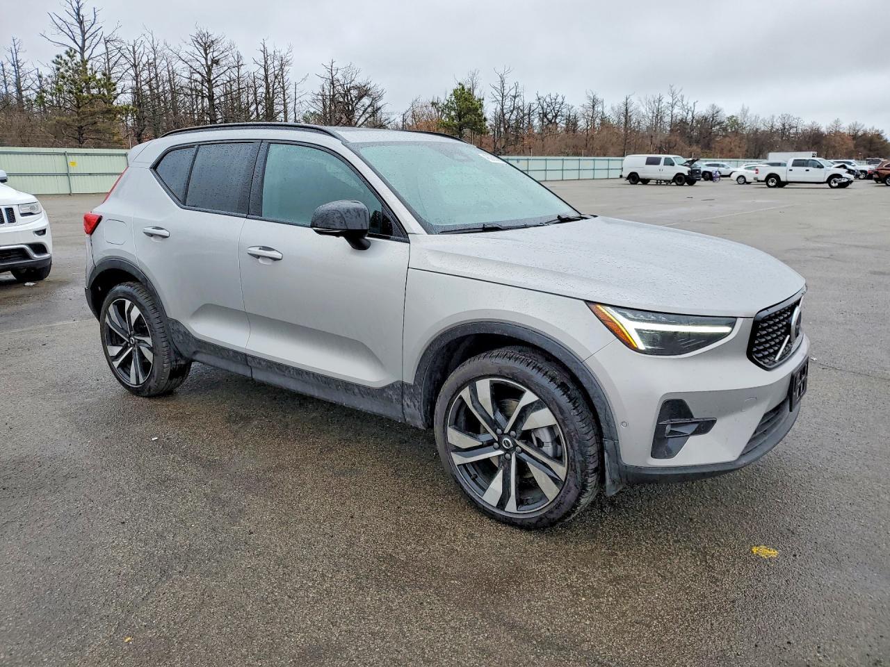 2025 Volvo Xc40 Ultra - zdjęcie 4
