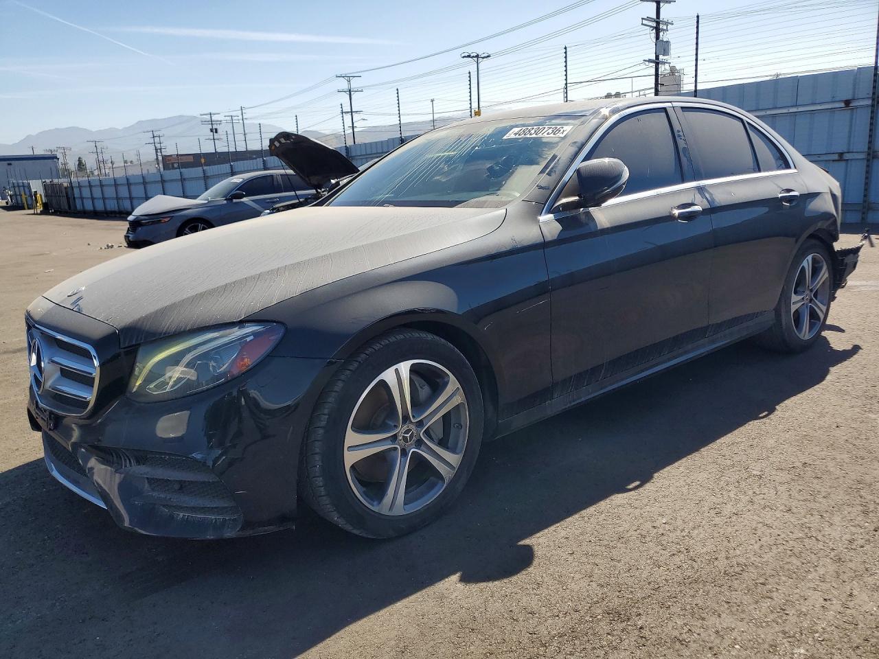 2020 Mercedes-Benz E Class - zdjęcie główne