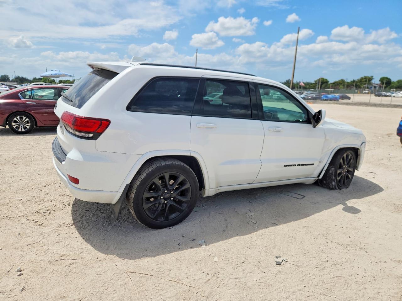 2018 Jeep Grand Cherokee Laredo - zdjęcie 3