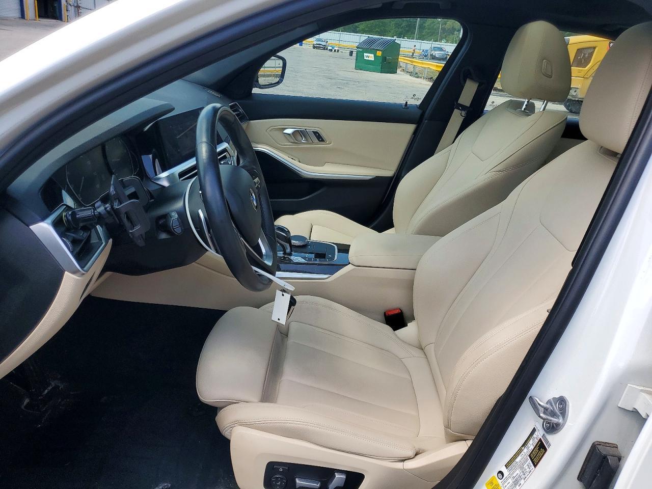 2021 BMW 330I - zdjęcie 7