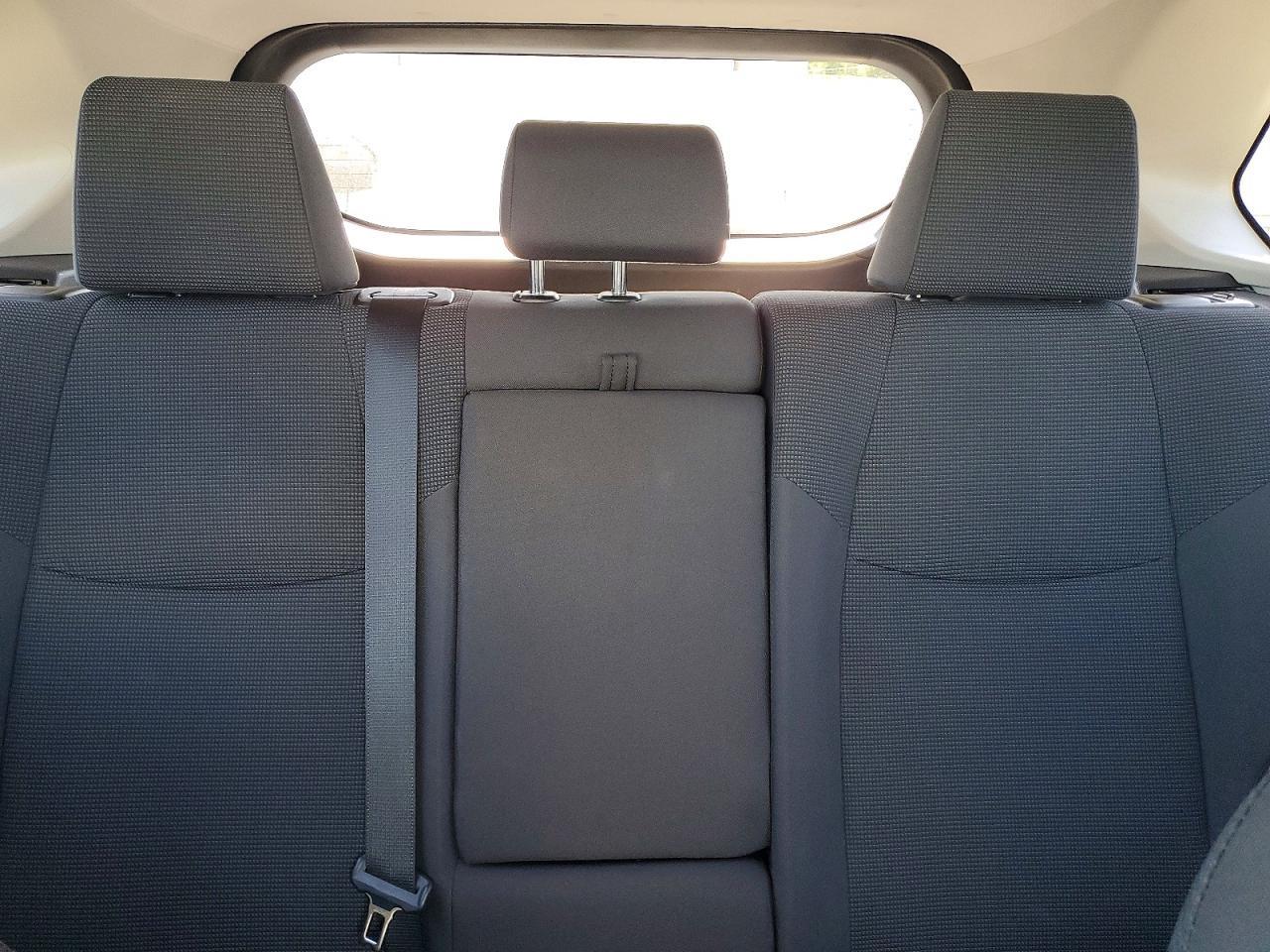 2019 Toyota Rav4 Hybrid Le - zdjęcie 10