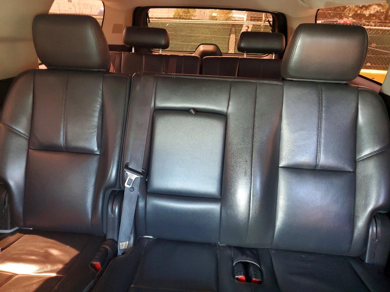 2013 Chevrolet Suburban K1500 Lt - zdjęcie 10