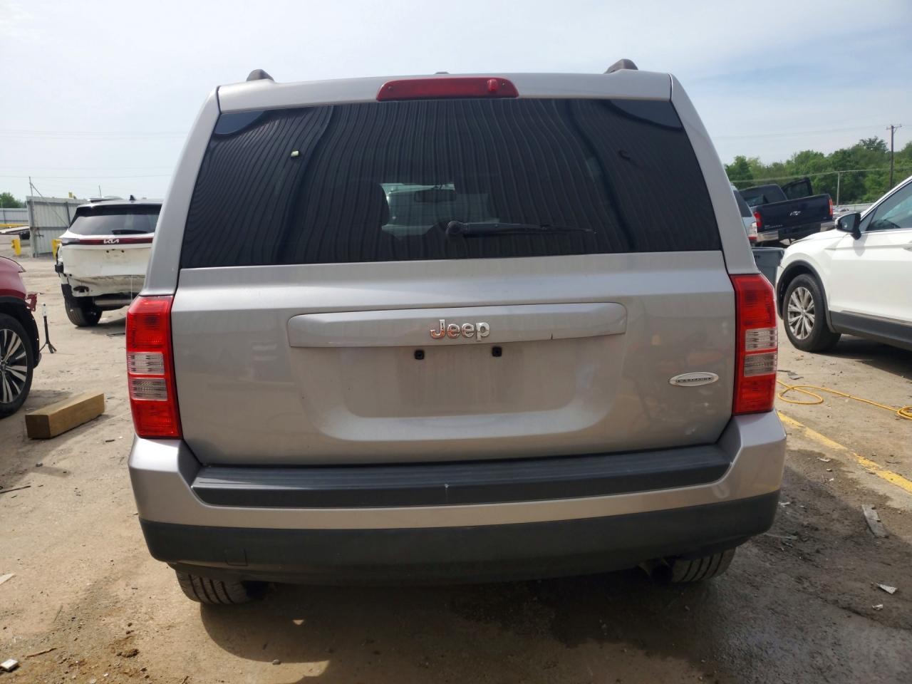 2016 Jeep Patriot Latitude - zdjęcie 6